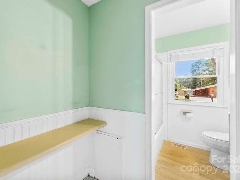 814 Gold Street, Kings Mountain, NC 28086.  MLS# CAR4274095, YatesRealty ID 23171. 