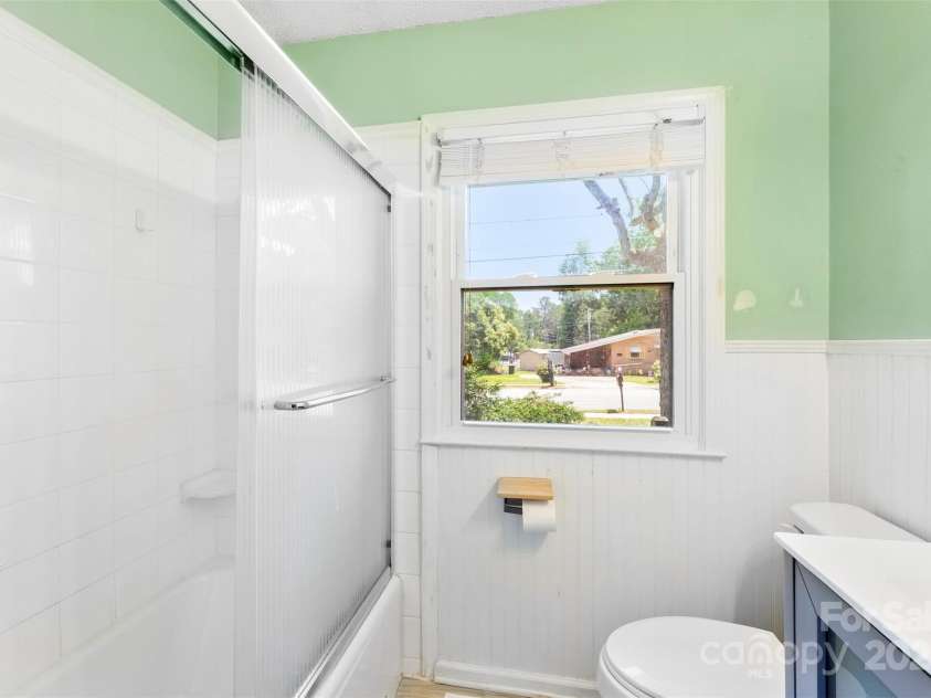 814 Gold Street, Kings Mountain, NC 28086.  MLS# CAR4274095, YatesRealty ID 23171. 