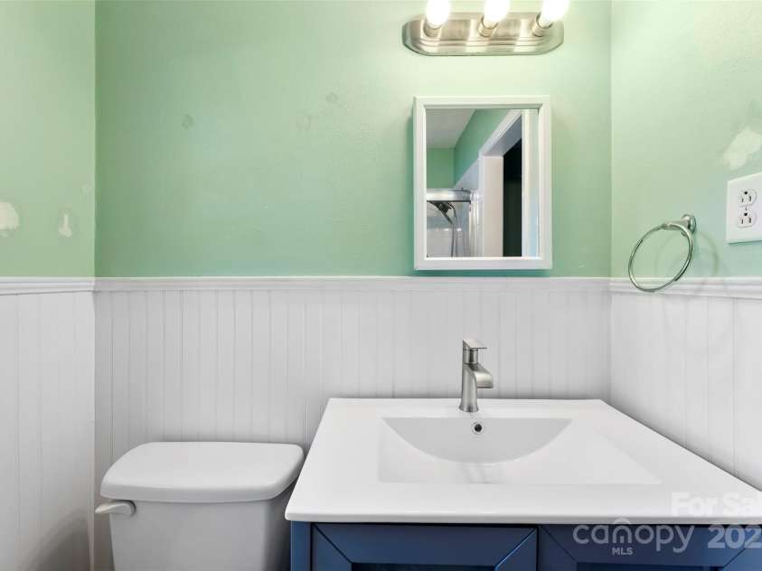 814 Gold Street, Kings Mountain, NC 28086.  MLS# CAR4274095, YatesRealty ID 23171. 