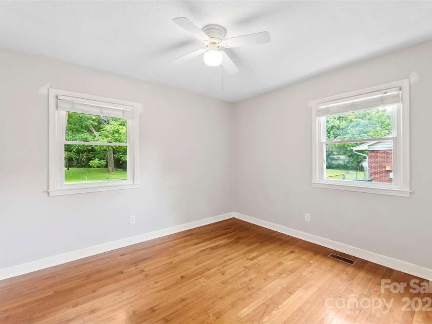 814 Gold Street, Kings Mountain, NC 28086.  MLS# CAR4274095, YatesRealty ID 23171. 