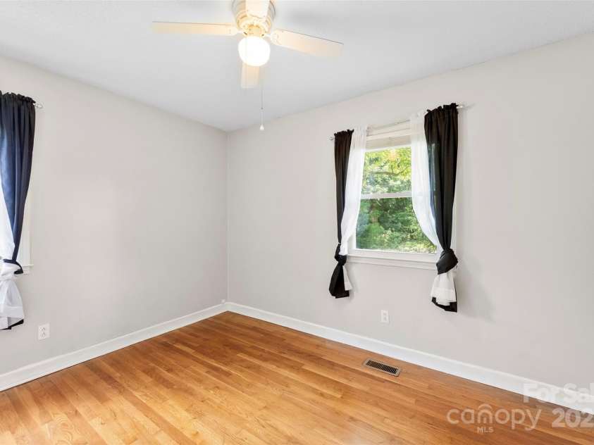 814 Gold Street, Kings Mountain, NC 28086.  MLS# CAR4274095, YatesRealty ID 23171. 