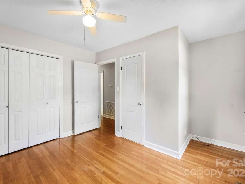 814 Gold Street, Kings Mountain, NC 28086.  MLS# CAR4274095, YatesRealty ID 23171. 