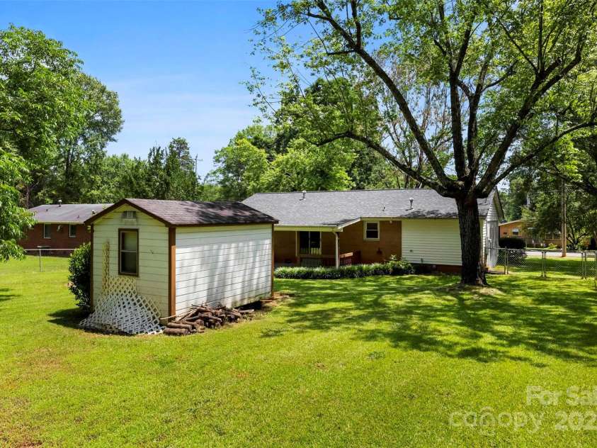 814 Gold Street, Kings Mountain, NC 28086.  MLS# CAR4274095, YatesRealty ID 23171. 