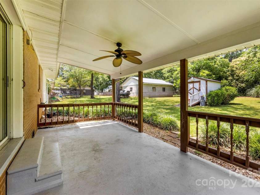 814 Gold Street, Kings Mountain, NC 28086.  MLS# CAR4274095, YatesRealty ID 23171. 