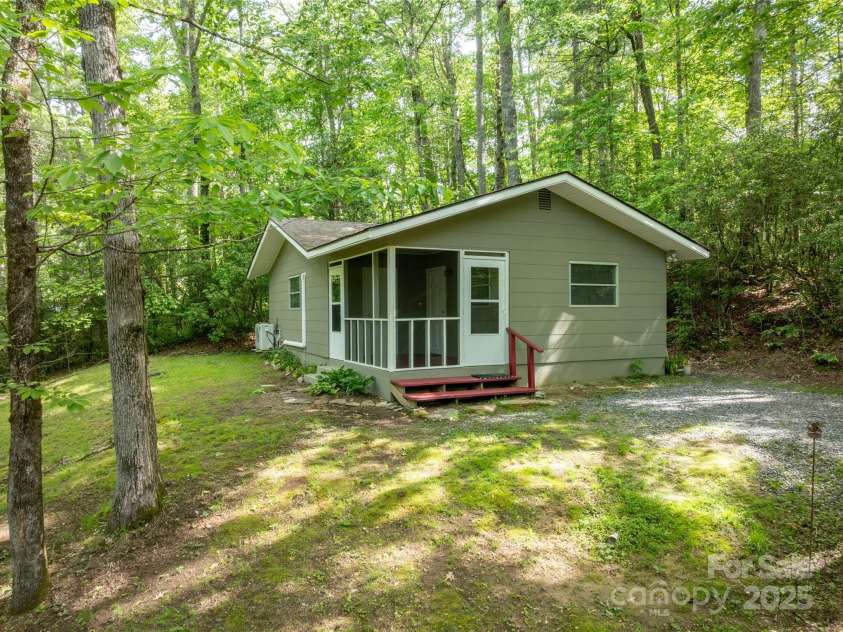 413 Rainbow Lake Drive, Brevard, NC 28712.  MLS# CAR4266354, YatesRealty ID 23172. 