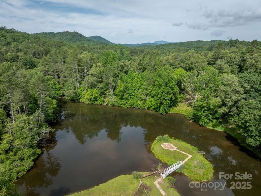 413 Rainbow Lake Drive, Brevard, NC 28712.  MLS# CAR4266354, YatesRealty ID 23172. 