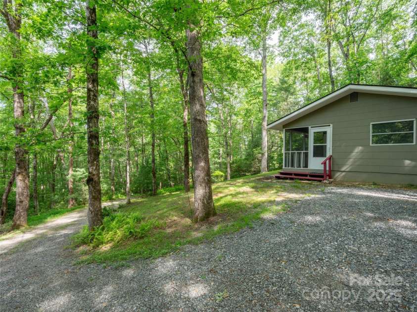 413 Rainbow Lake Drive, Brevard, NC 28712.  MLS# CAR4266354, YatesRealty ID 23172. 