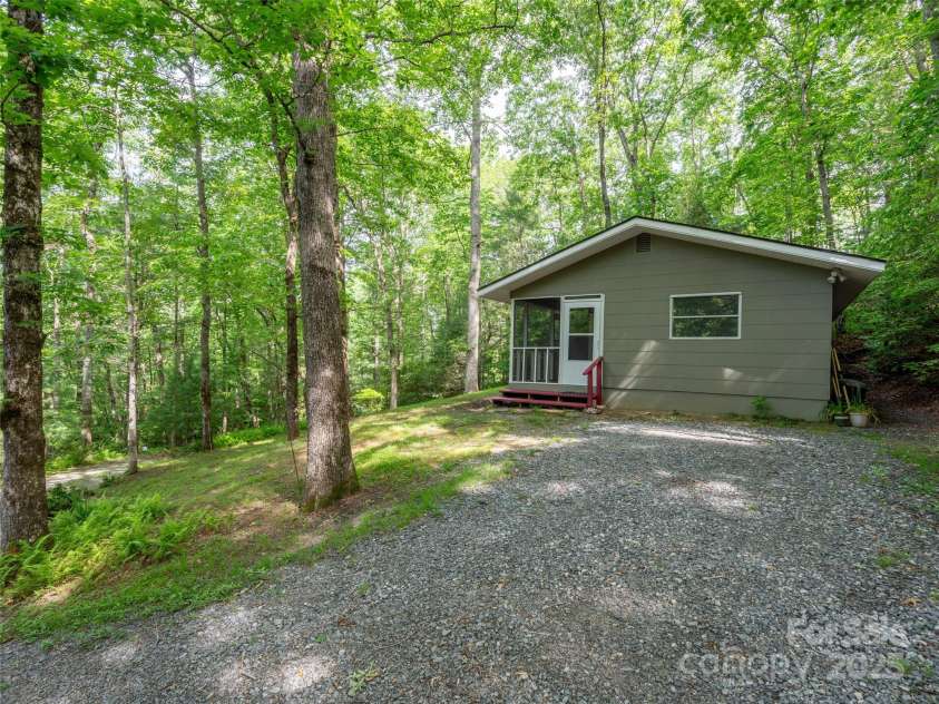 413 Rainbow Lake Drive, Brevard, NC 28712.  MLS# CAR4266354, YatesRealty ID 23172. 