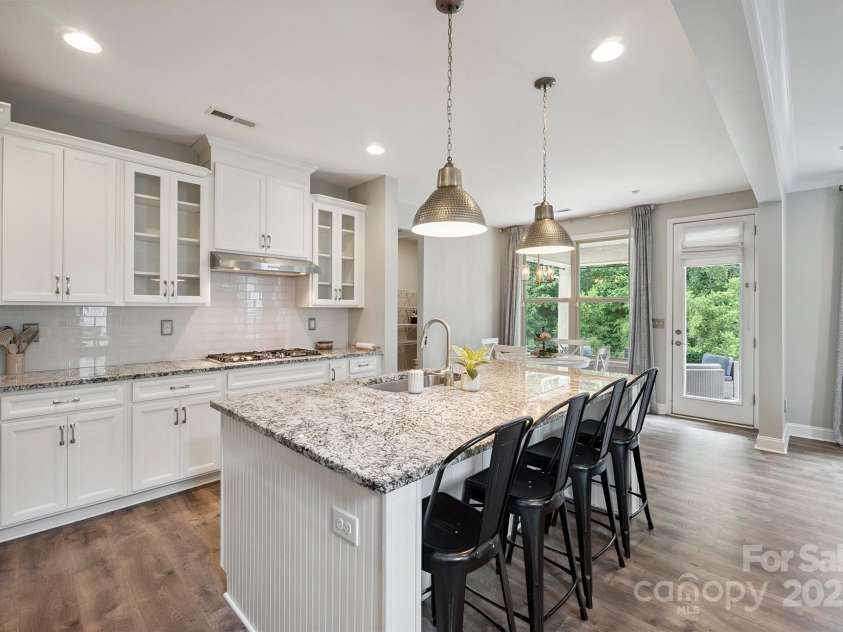 10437 Paper Birch Drive, Charlotte, NC 28215.  MLS# CAR4273974, YatesRealty ID 23173. 