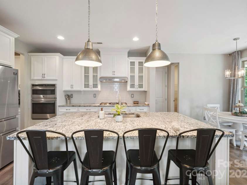 10437 Paper Birch Drive, Charlotte, NC 28215.  MLS# CAR4273974, YatesRealty ID 23173. 