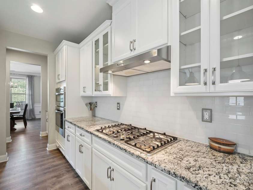 10437 Paper Birch Drive, Charlotte, NC 28215.  MLS# CAR4273974, YatesRealty ID 23173. 