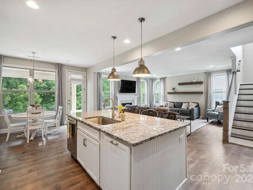 10437 Paper Birch Drive, Charlotte, NC 28215.  MLS# CAR4273974, YatesRealty ID 23173. 