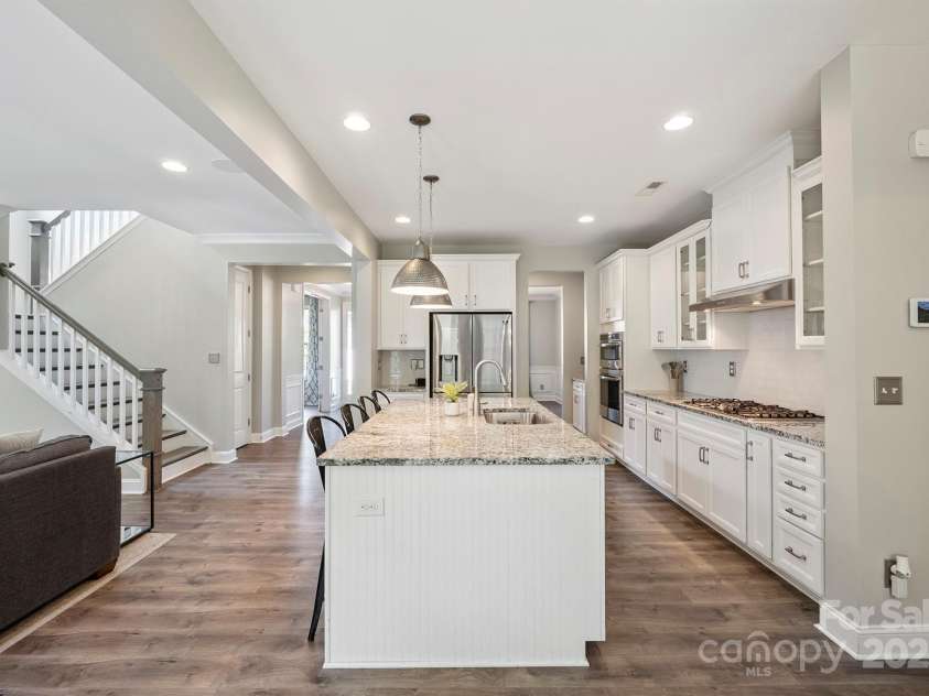 10437 Paper Birch Drive, Charlotte, NC 28215.  MLS# CAR4273974, YatesRealty ID 23173. 