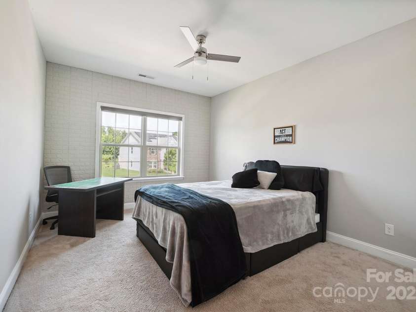 10437 Paper Birch Drive, Charlotte, NC 28215.  MLS# CAR4273974, YatesRealty ID 23173. 