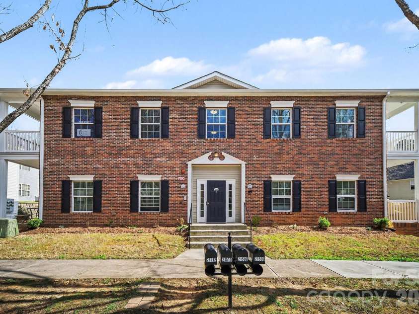 21510 Aftonshire Drive, Cornelius, NC 28031.  MLS# CAR4356865, YatesRealty ID 23173. 