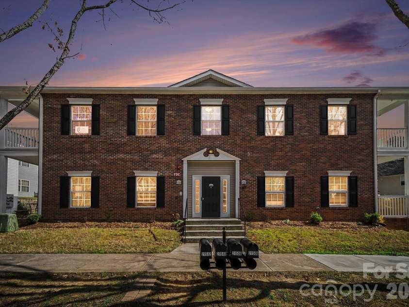 21510 Aftonshire Drive, Cornelius, NC 28031.  MLS# CAR4356865, YatesRealty ID 23173. 