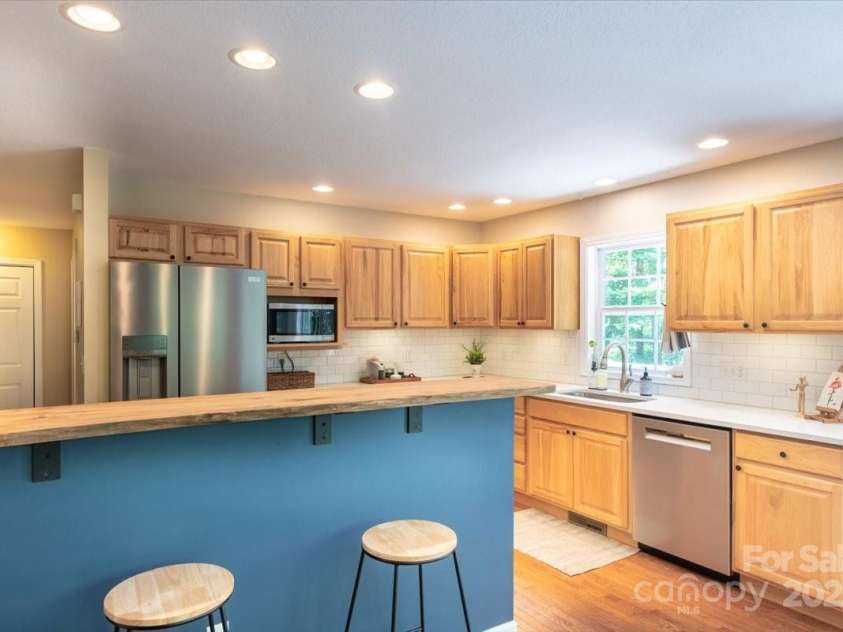 455 Lookout Drive, Pisgah Forest, NC 28768.  MLS# CAR4269478, YatesRealty ID 23174. 