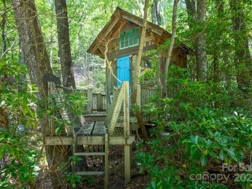 455 Lookout Drive, Pisgah Forest, NC 28768.  MLS# CAR4269478, YatesRealty ID 23174. 