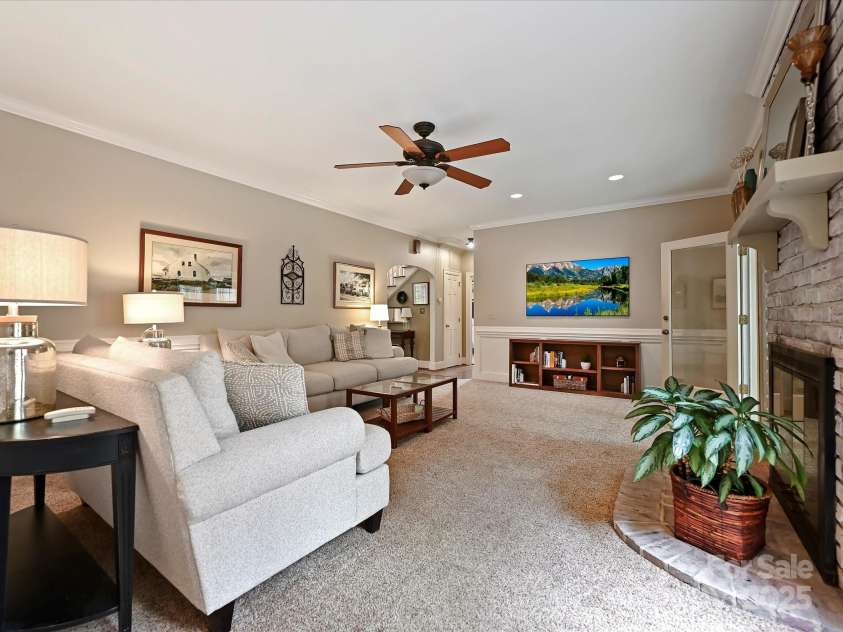 2313 Beechwood Drive, Waxhaw, NC 28173.  MLS# CAR4243300, YatesRealty ID 23175. 