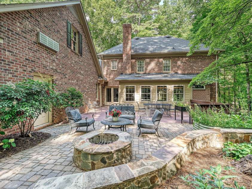 2313 Beechwood Drive, Waxhaw, NC 28173.  MLS# CAR4243300, YatesRealty ID 23175. 