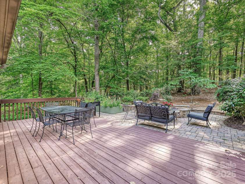 2313 Beechwood Drive, Waxhaw, NC 28173.  MLS# CAR4243300, YatesRealty ID 23175. 