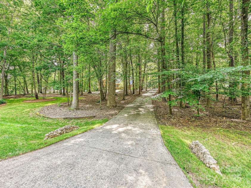 2313 Beechwood Drive, Waxhaw, NC 28173.  MLS# CAR4243300, YatesRealty ID 23175. 