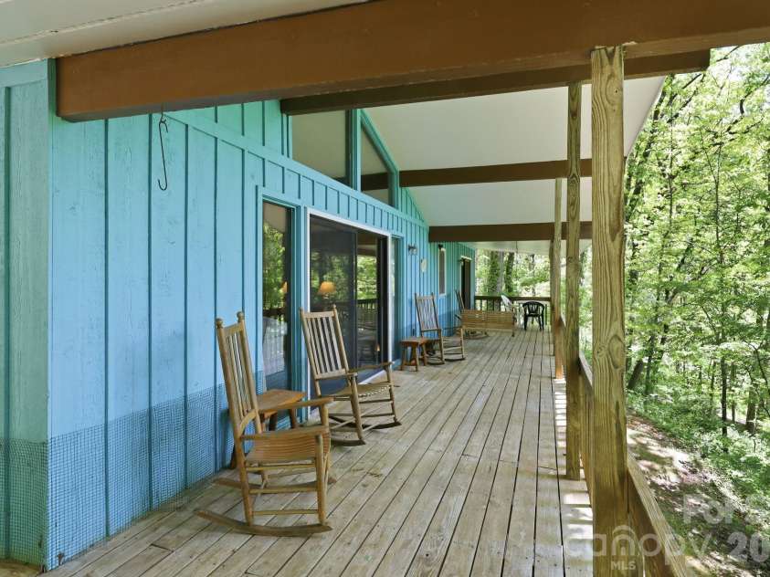 169 Sleepy Hollow Lane, Canton, NC 28716.  MLS# CAR4372033, YatesRealty ID 23176. 