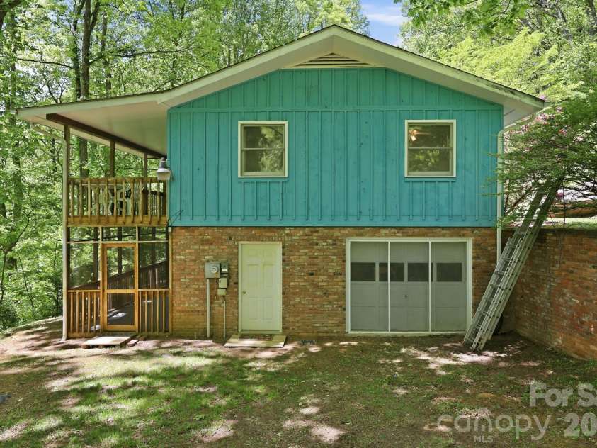 169 Sleepy Hollow Lane, Canton, NC 28716.  MLS# CAR4372033, YatesRealty ID 23176. Basement access