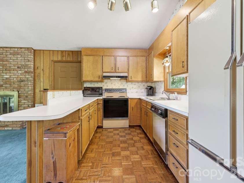 169 Sleepy Hollow Lane, Canton, NC 28716.  MLS# CAR4372033, YatesRealty ID 23176. Open kitchen