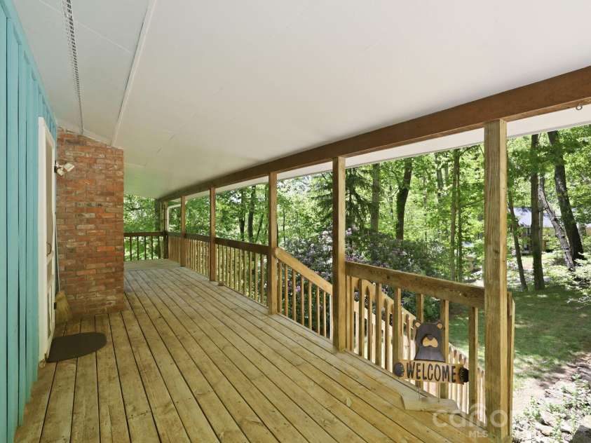 169 Sleepy Hollow Lane, Canton, NC 28716.  MLS# CAR4372033, YatesRealty ID 23176. Upper deck