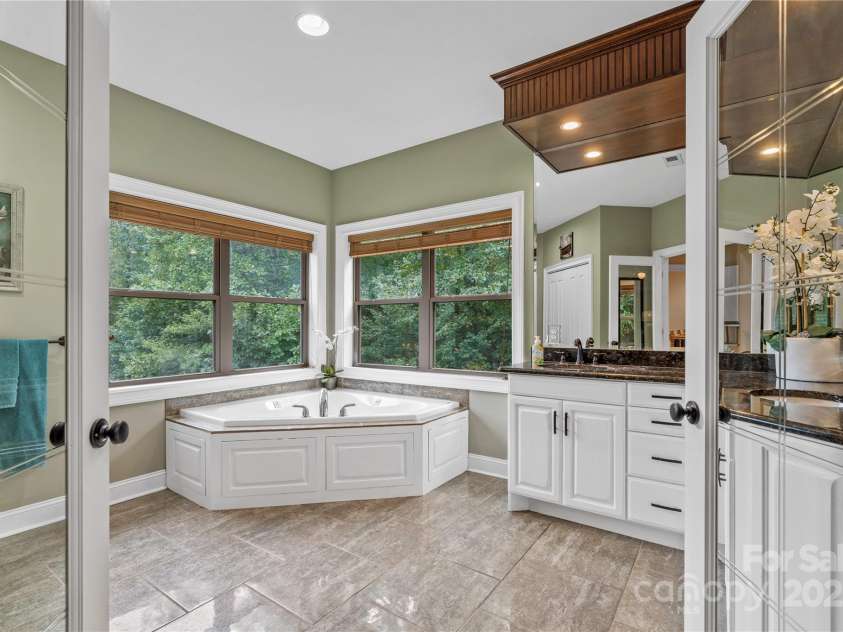 200 Lake Club Drive, Nebo, NC 28761.  MLS# CAR4272912, YatesRealty ID 23176. 