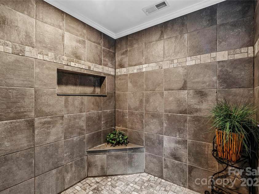 200 Lake Club Drive, Nebo, NC 28761.  MLS# CAR4272912, YatesRealty ID 23176. 