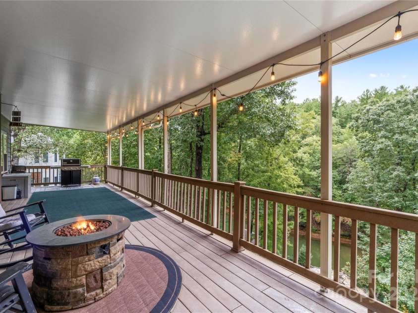 200 Lake Club Drive, Nebo, NC 28761.  MLS# CAR4272912, YatesRealty ID 23176. 