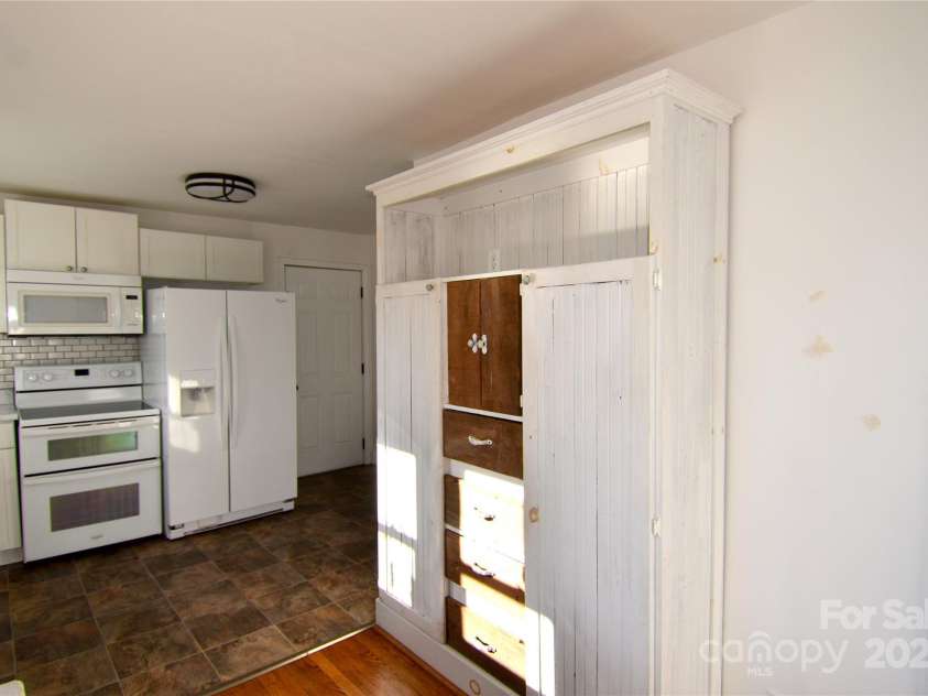 231 Stroud Street, Marion, NC 28752.  MLS# CAR4310386, YatesRealty ID 23177. 