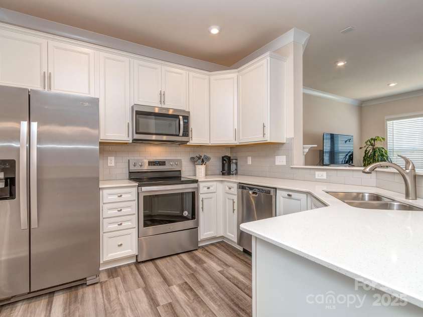 739 Elders Story Road, Fort Mill, SC 29708.  MLS# CAR4271442, YatesRealty ID 23178. Kitchen