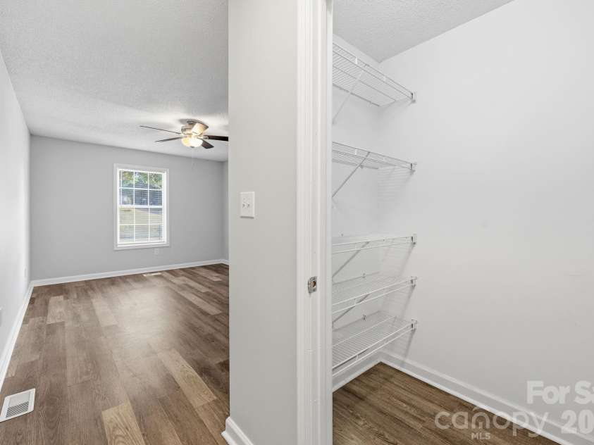 904 Hoke Street, Kannapolis, NC 28081.  MLS# CAR4376126, YatesRealty ID 23178. 