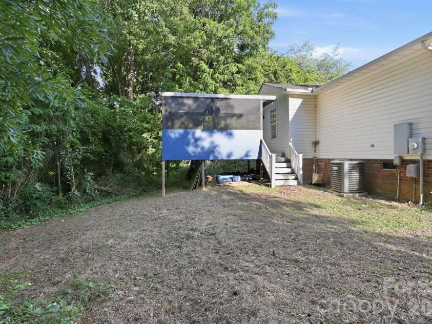 904 Hoke Street, Kannapolis, NC 28081.  MLS# CAR4376126, YatesRealty ID 23178. 
