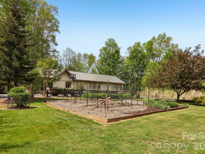 519 Susanna Cove Road, Mars Hill, NC 28754.  MLS# CAR4368251, YatesRealty ID 23179. Garden Area