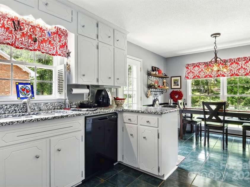 701 4th Avenue, Conover, NC 28613.  MLS# CAR4275463, YatesRealty ID 23179. 