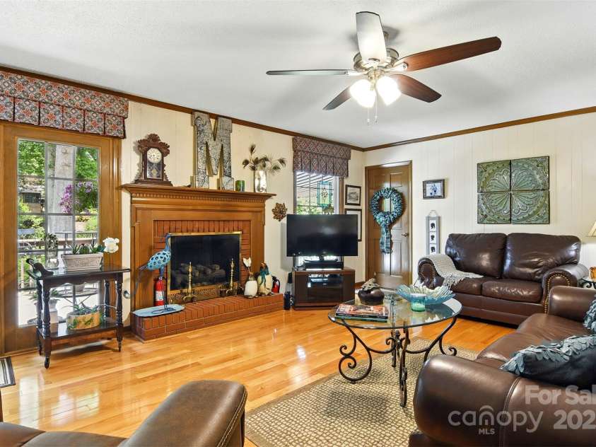 701 4th Avenue, Conover, NC 28613.  MLS# CAR4275463, YatesRealty ID 23179. 