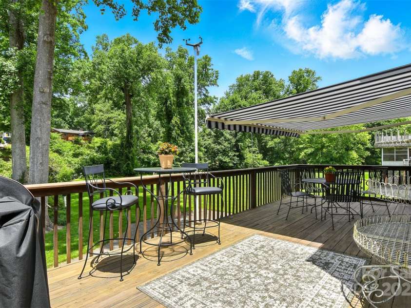 701 4th Avenue, Conover, NC 28613.  MLS# CAR4275463, YatesRealty ID 23179. 