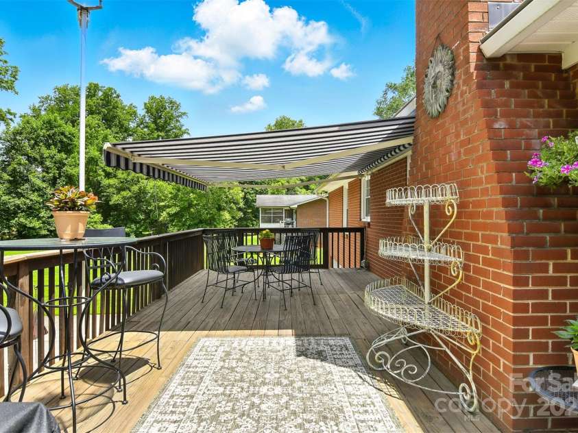 701 4th Avenue, Conover, NC 28613.  MLS# CAR4275463, YatesRealty ID 23179. 