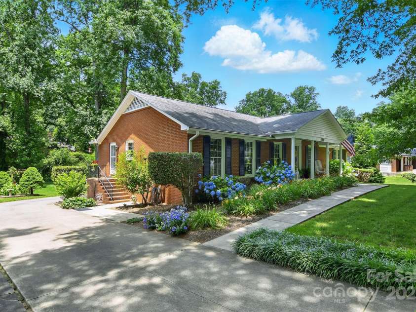 701 4th Avenue, Conover, NC 28613.  MLS# CAR4275463, YatesRealty ID 23179. 