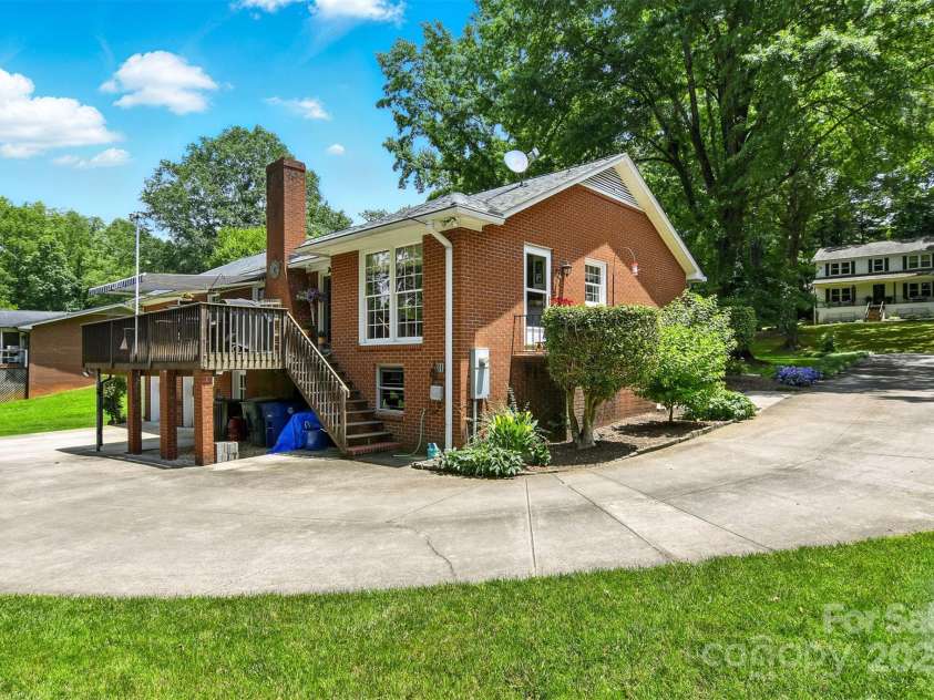 701 4th Avenue, Conover, NC 28613.  MLS# CAR4275463, YatesRealty ID 23179. 