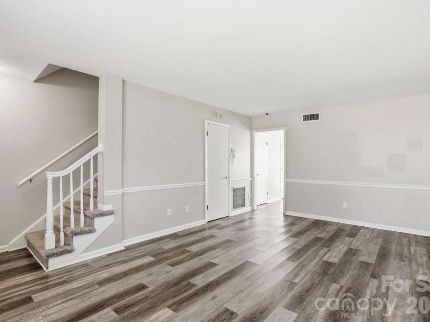 4748 Old Lantern Way, Charlotte, NC 28212.  MLS# CAR4337222, YatesRealty ID 2318. 