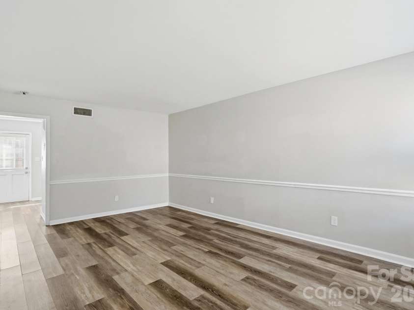 4748 Old Lantern Way, Charlotte, NC 28212.  MLS# CAR4337222, YatesRealty ID 2318. 