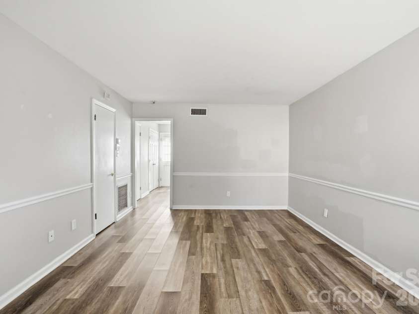 4748 Old Lantern Way, Charlotte, NC 28212.  MLS# CAR4337222, YatesRealty ID 2318. 