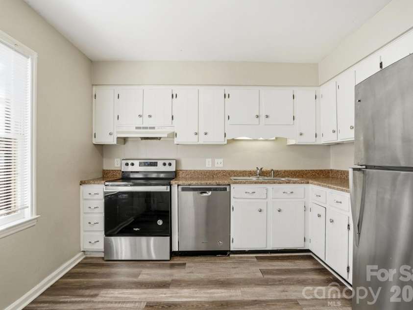 4748 Old Lantern Way, Charlotte, NC 28212.  MLS# CAR4337222, YatesRealty ID 2318. 