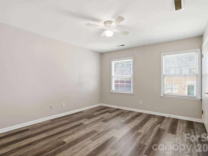 4748 Old Lantern Way, Charlotte, NC 28212.  MLS# CAR4337222, YatesRealty ID 2318. 