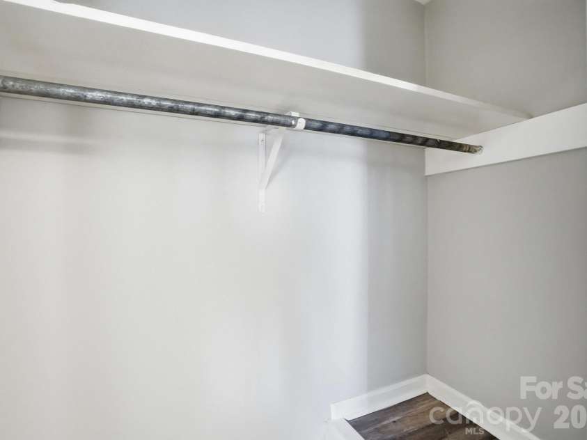 4748 Old Lantern Way, Charlotte, NC 28212.  MLS# CAR4337222, YatesRealty ID 2318. 